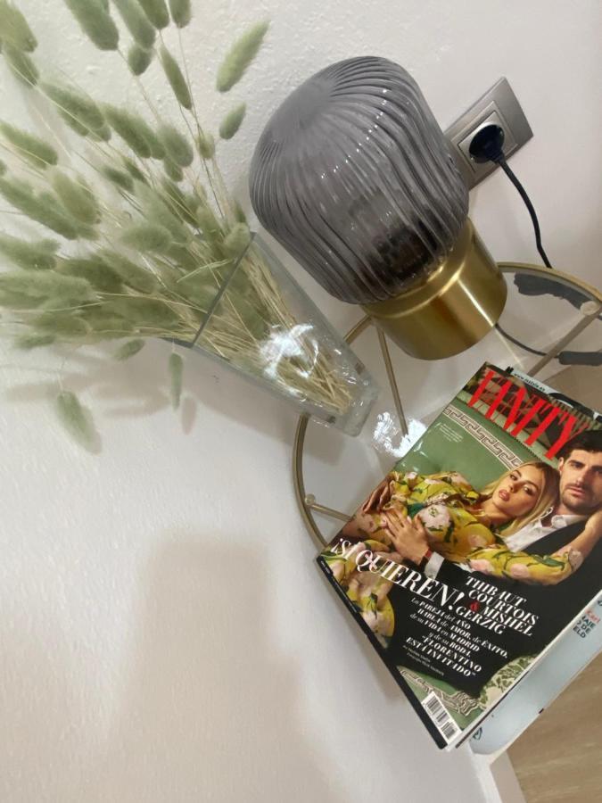 Barcelona Chic Apartments- Free Parking - 10 Min From Bcn City Centre By Metro Eksteriør bilde