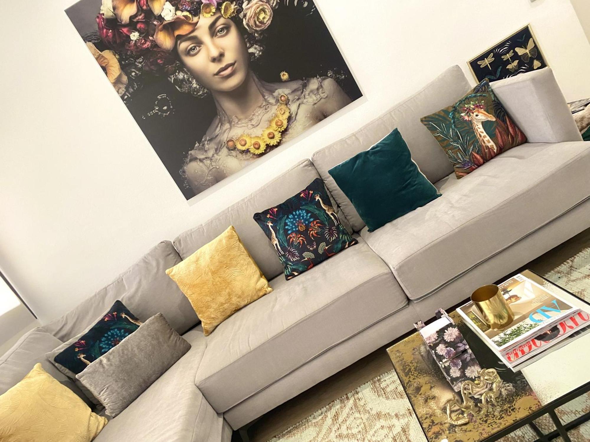 Barcelona Chic Apartments- Free Parking - 10 Min From Bcn City Centre By Metro Eksteriør bilde