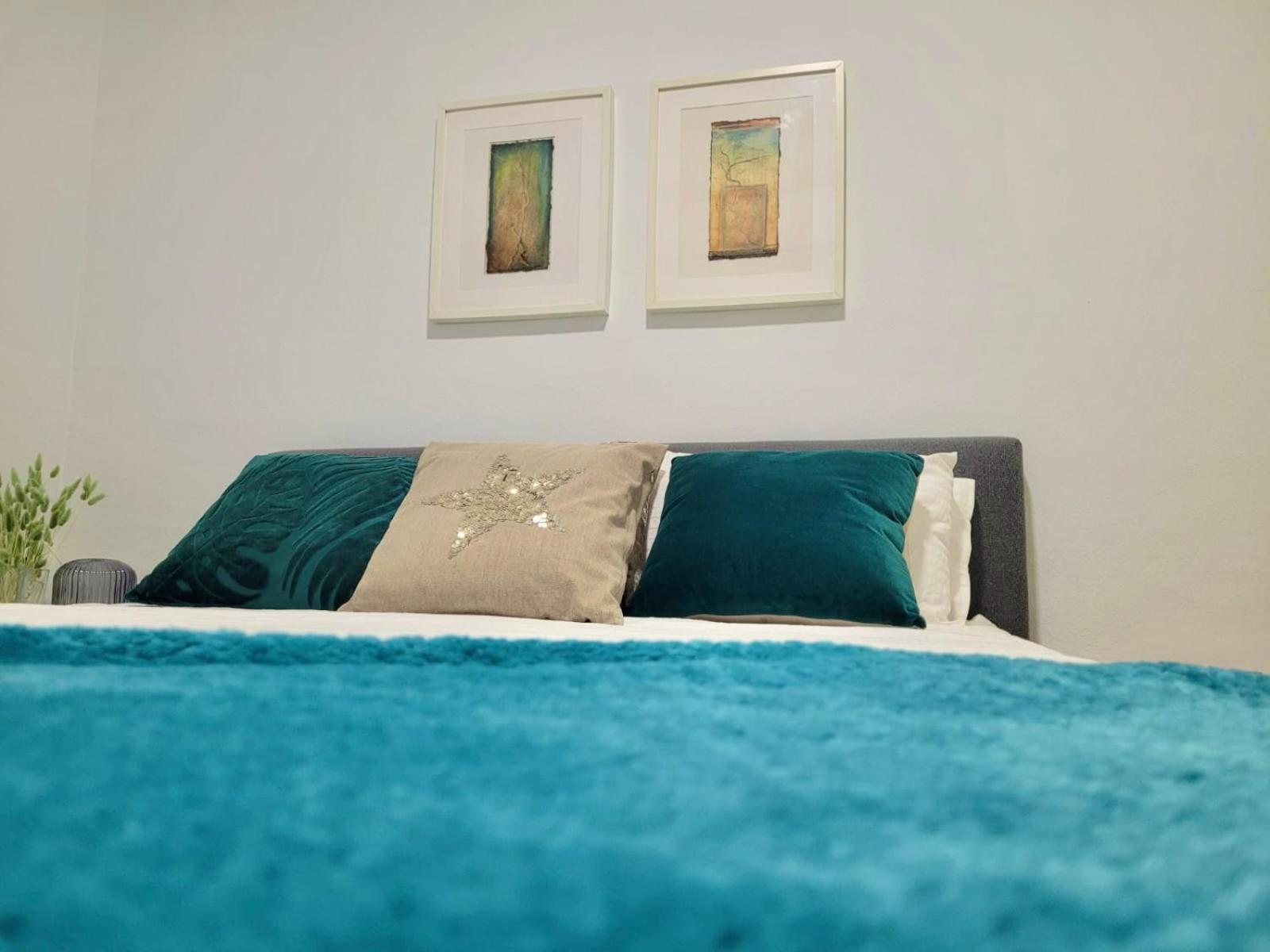Barcelona Chic Apartments- Free Parking - 10 Min From Bcn City Centre By Metro Eksteriør bilde
