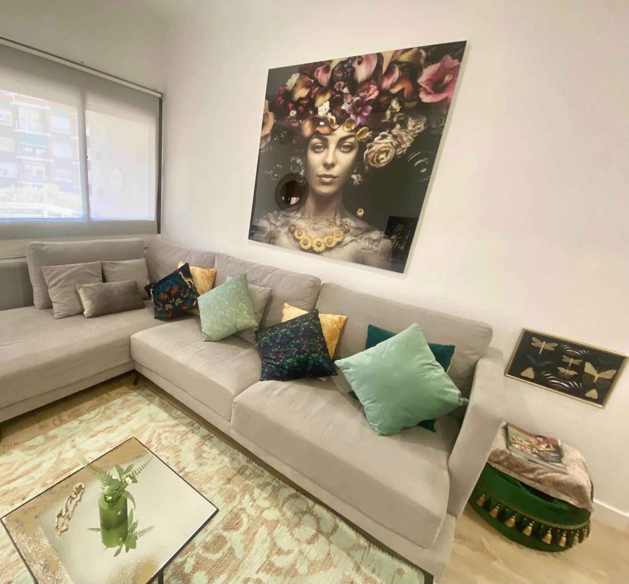 Barcelona Chic Apartments- Free Parking - 10 Min From Bcn City Centre By Metro Eksteriør bilde