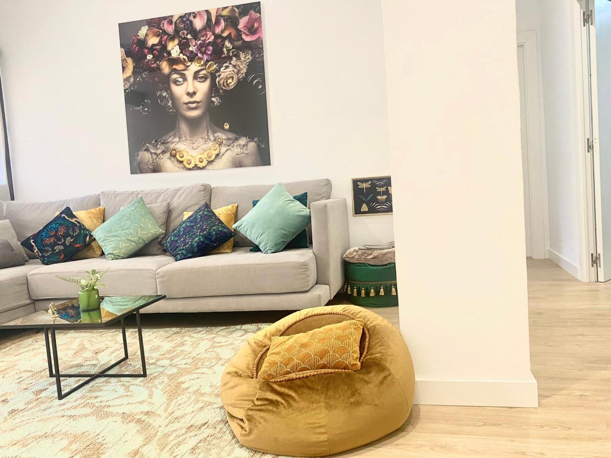 Barcelona Chic Apartments- Free Parking - 10 Min From Bcn City Centre By Metro Eksteriør bilde